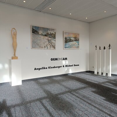 Angelika Kienberger in the Studio: Rathaus Neusäß, Ausstellung 'Gemeinsam: Angelika Kienberger und Michael Daum'