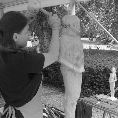 Angelika Kienberger in the Studio: Bildhauersymposion Birkenau