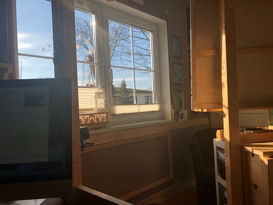 Carola E. Thiele in de studio: Ausblick am digitalen Arbeitsplatz...