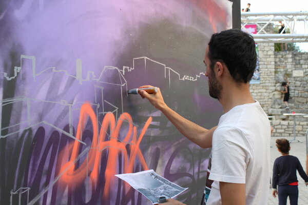 Pappay nello studio: Réalisation d'une fresque Festival Street Nécessaire