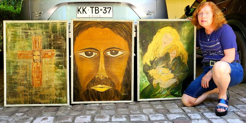 Estela Del Valle Mañez in de studio: "MI VIRGEN", es una pintura muy especial, con "MI CRUZ" y "MI CRISTO",  fueron pintadas en una misma etapa y es una secuencia de tres pinturas MISTICAS. ÓLEO SOBRE TELA