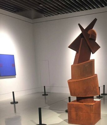 Victor Popov nello studio: Jiangxi Art Museum Nanchang