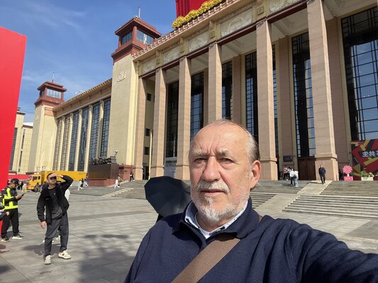 Victor Popov nello studio: Jiangxi Art Museum Nanchang 8.11.2024-5.01.2025