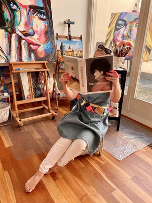 Lana Frey in de studio: Inspiration hunger as a form of lust to create something new, crazy, and colorful...