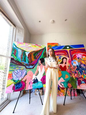 Ozlem Thompson in de studio