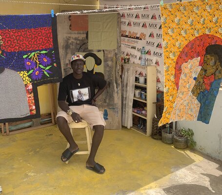 Kh Bamba in the Studio: Kha Bamba dans son studio