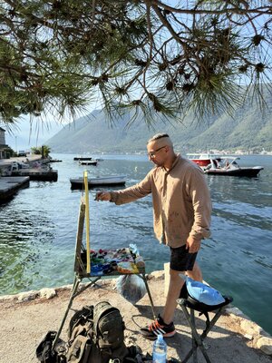 Andrey Chebotaru nello studio: Montenegro, a small tourist town of Perast.