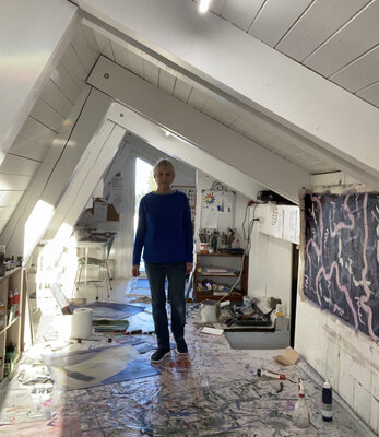 Alethea Eriksson im Studio: The artist in her attic studio