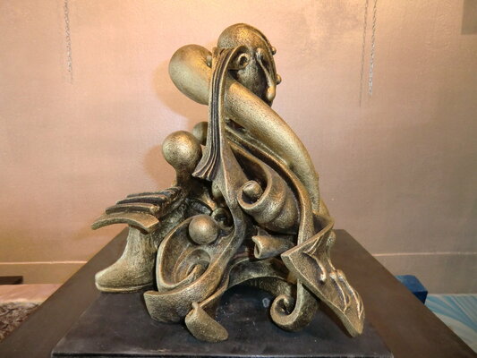 Giovanni Tomaselli in de studio: "Ad libitum" ceramica patina a bronzo