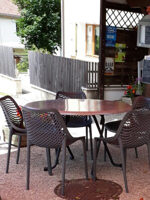 Josiane Zarka nello studio: Dessiner a St Pierre De Chartreuse (depuis toute petite, j'ai toujours eu un carnet de dessins avec moi)