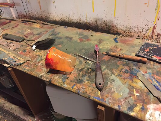 Yari Ostovany im Studio