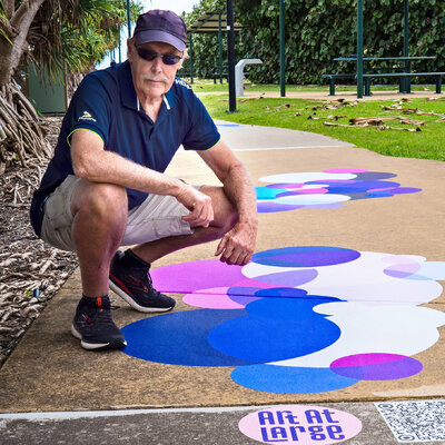 Bruce Peebles nello studio: Art At Large footpath mural for Moreton Bay Regional Council
