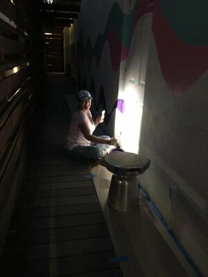 Virginia Valère in de studio: Creation d'un mural pour le Marseilles Hotel a Miami Beach, meme la nuit!!