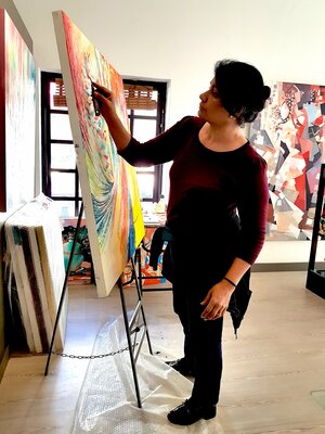 Ella Prakash in de studio