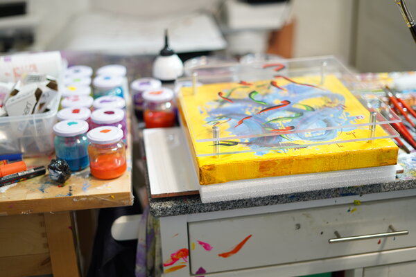 Tropel nello studio
