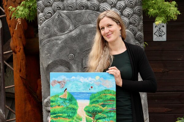 Amelie Monira Egenolf in de studio: In Bambuswald outside my gallery