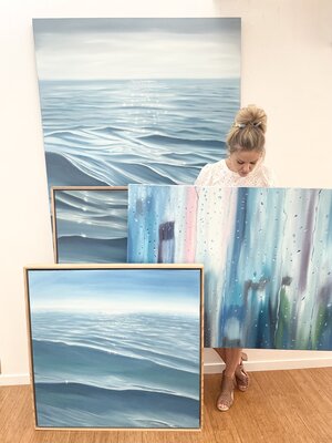 Alanah Jarvis en el estudio: Original framed art available in a number of sizes