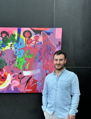 Eren Ögüt nello studio