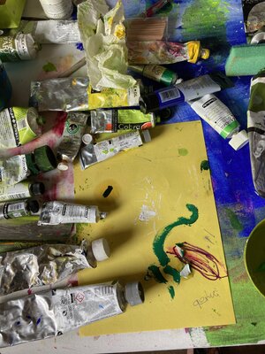 Gerlinde Kosina dans le studio: eine optische täuschung- je nachdem wie man es sieht...    herrlich!!!