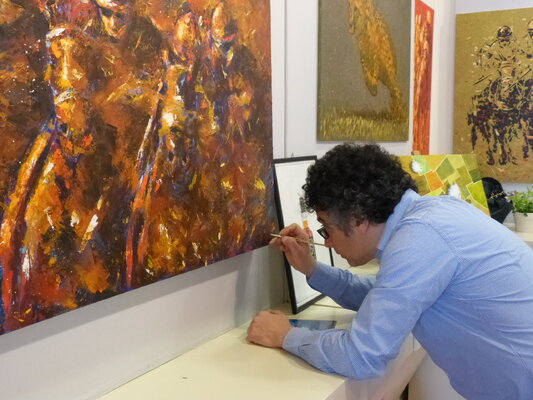 Alessandro Piras nello studio: Ops...I forgot to sign my paintings showed in my exhibition.