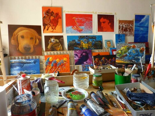 Alessandro Piras nello studio