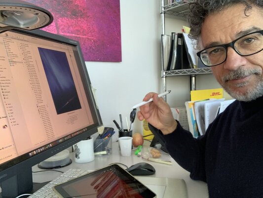 Alessandro Piras nello studio: For my digital paintings I use tablet and a Power mac with professional Eizo monitor to check color correspondance.