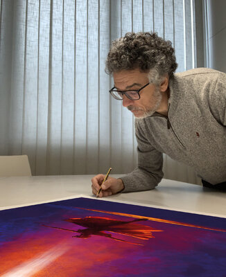 Alessandro Piras nello studio: Signing my digital print on canvas.