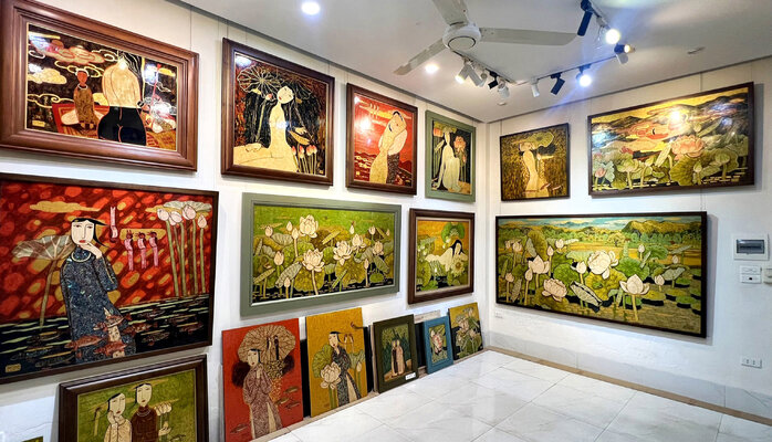 Bui Trong Du in the Studio