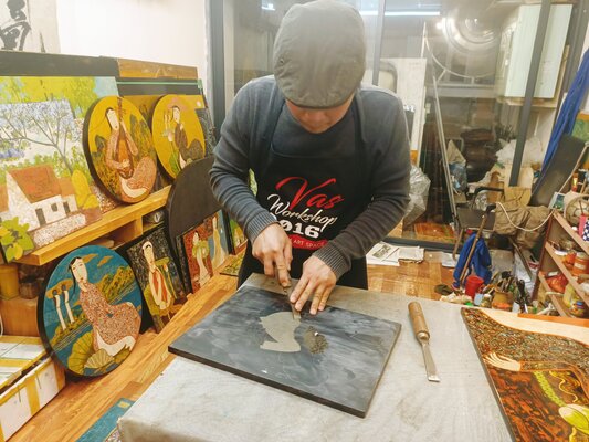 Bui Trong Du in the Studio