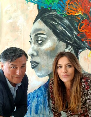 Franck Sastre im Studio: Notre complicité en duo dans la peinture que nous captons avec nos styles figuratifs colorés.