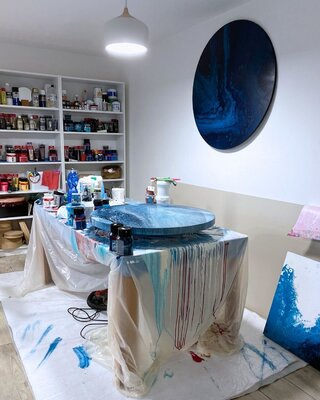 tiziana adreani im Studio: Vieni con me! Ti porto dove il colore scorre e si fonde con le emozioni, dove le emozioni scivolano, una dentro l'altra.