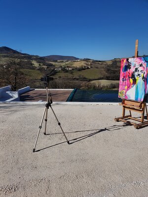 Bianca Lever im Studio: Fotoshoot outside my studio.