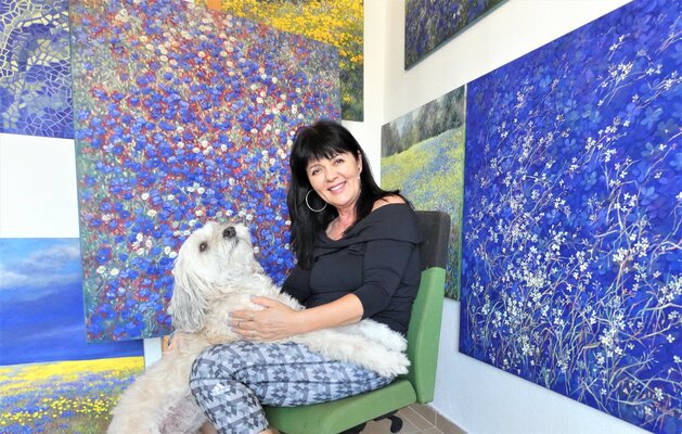 Felicia Trales nello studio