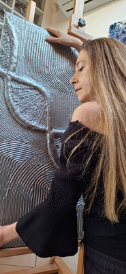 CLAUDIA AMADESI in the Studio: Io e DNA