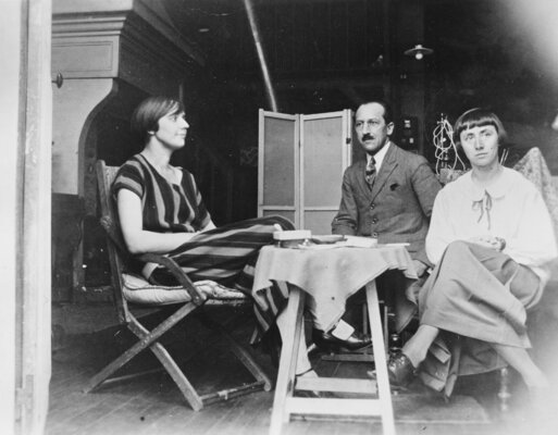 Hannah Höch in de studio