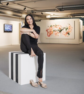 Nicoleta Albei-Wigger im Studio