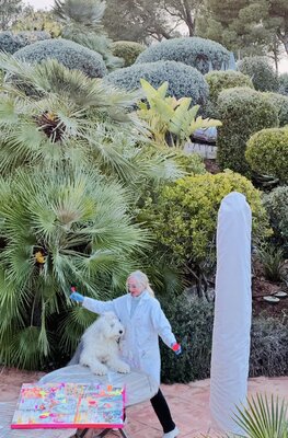 Stephanie Bing in the Studio: bei der Arbeit mit Bobtail Dame Lucy