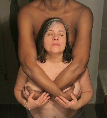 Corbello in the Studio: Mon épouse Nathalie et moi : une pose pour une noble cause...