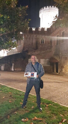 Rosario Annunziata im Studio: Esposizione e pubblicazione presso castelli a Viterbo