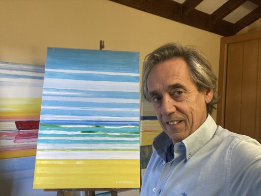 Jose Ramon Campomanes im Studio: Campomanes trabajando en su estudio