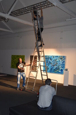 Louis Atelouis nello studio