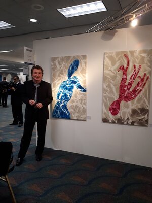 Louis Atelouis nello studio