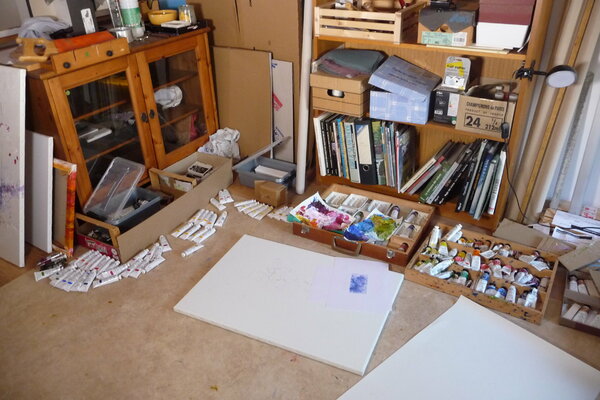 Moyo nello studio: Photo d'atelier, lieu du plaisir dans la création.