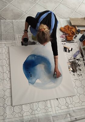 Gabriela Holcer in de studio: creativity