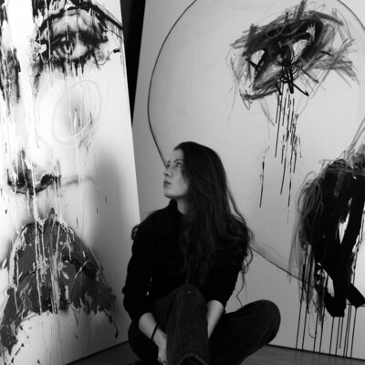 Kamile Lukrecija Lukosiute dans le studio