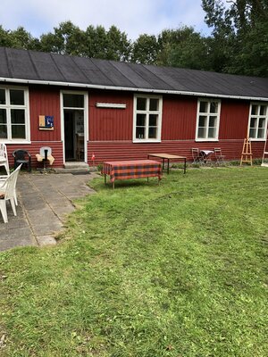 Inge Thogersen en el estudio: Studio in "Barakken" together with 8 other artists, here we are preparing an exibition