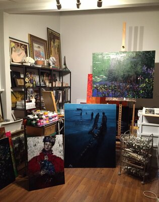 Emil Aziz nello studio