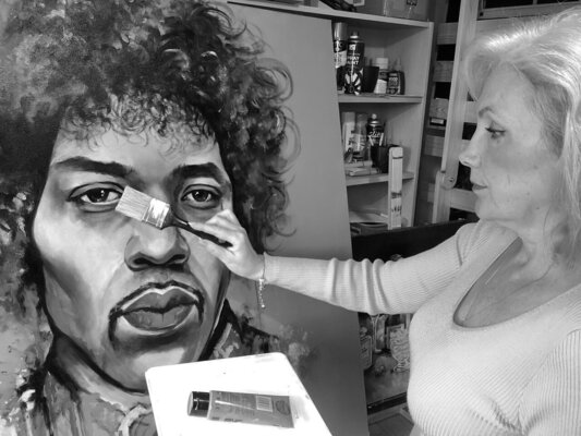 Eva Bazhenova im Studio: It has been a pleasure creating a portrait of the Legendary musician Jimi Hendrix.