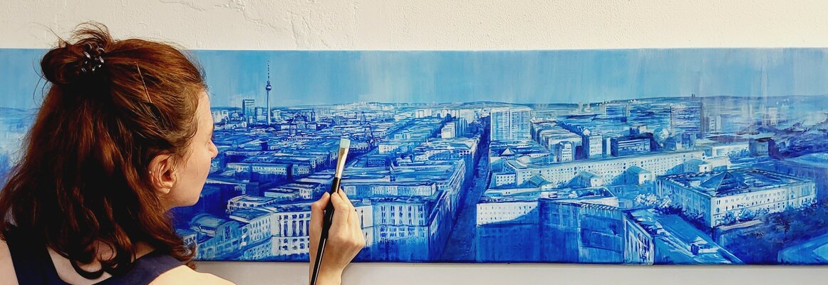 Laetitia Hildebrand im Studio: Laeti H.- peinture "Berlin Blue Berlin"- 01-08.2023, Atelier Berlin-Wedding