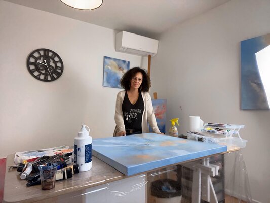 Sandrine Belmont in de studio
